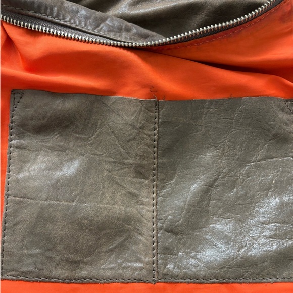 Tano Olive/Taupe Leather Shoulder Hobo Bag Many Zippers EUC - Picture 4 of 10